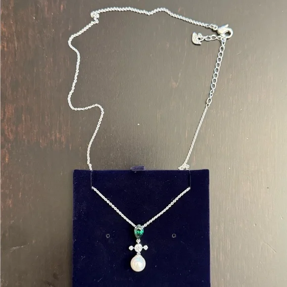 *New* Swarovski necklace - Picture 4 of 5